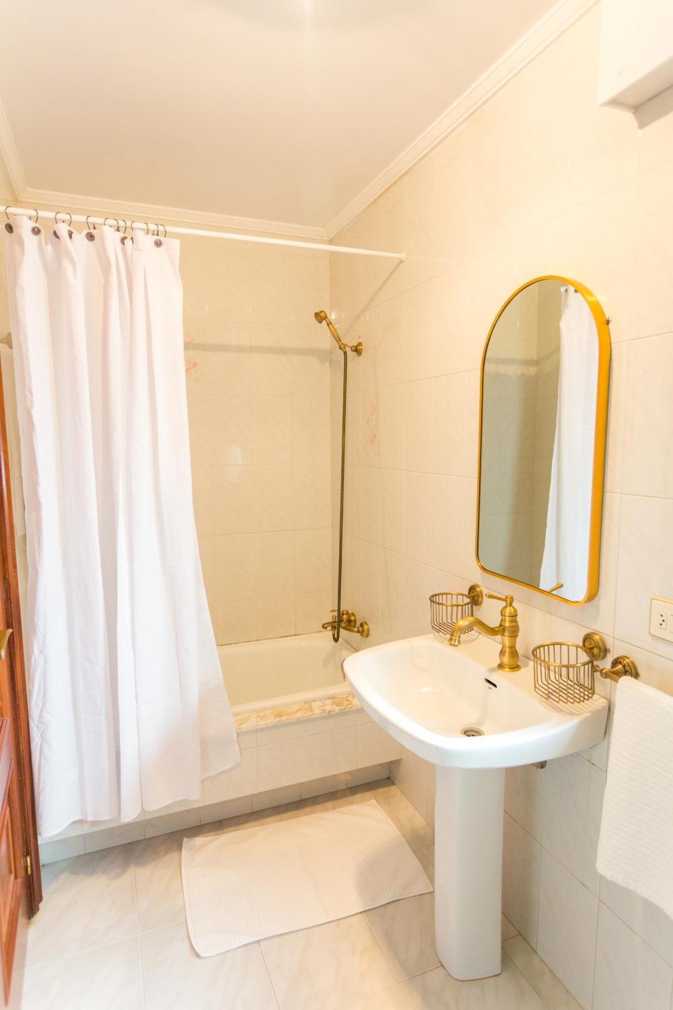 Disfruta De Melide En Este Amplio Apartamento Exteriér fotografie